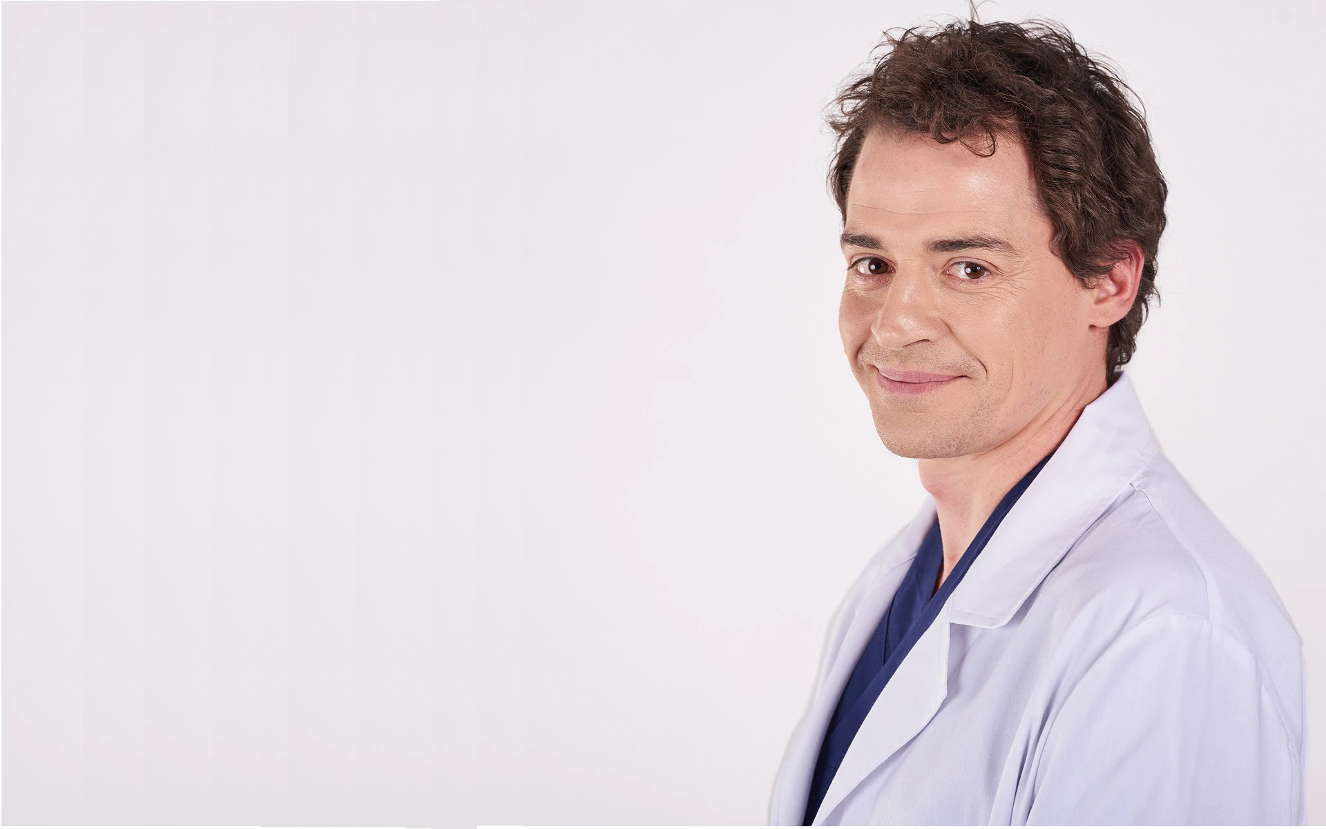 Ritratto del Dr. Luca Rosato, Chirurgo Plastico a Milano, Piacenza e Pavia